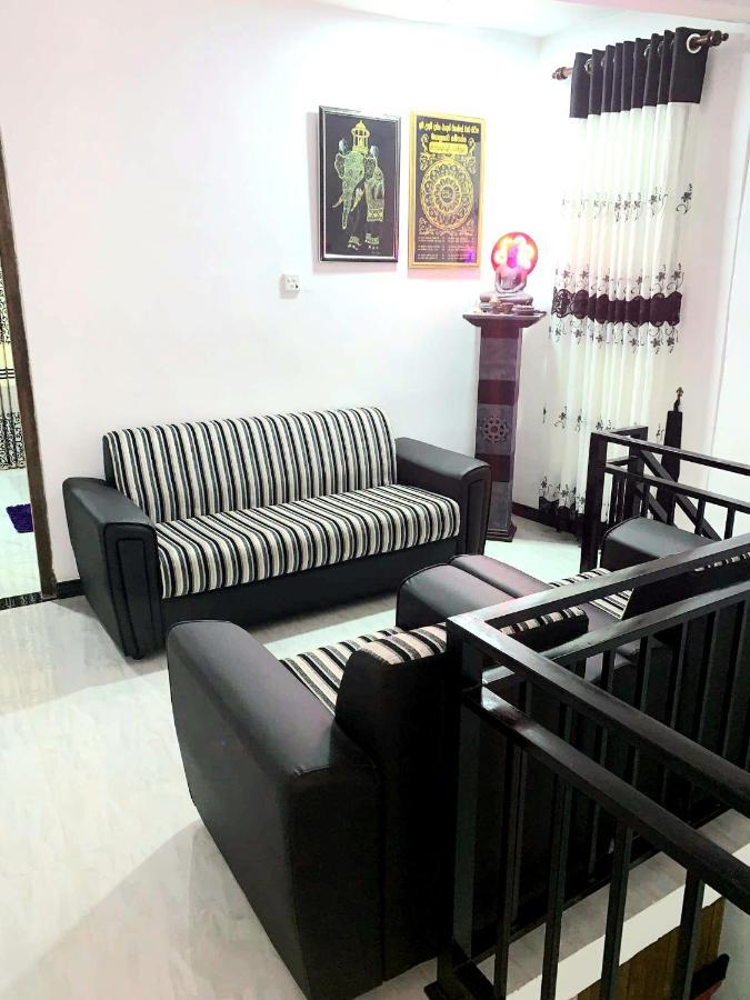 Sura Homestay Канди Экстерьер фото