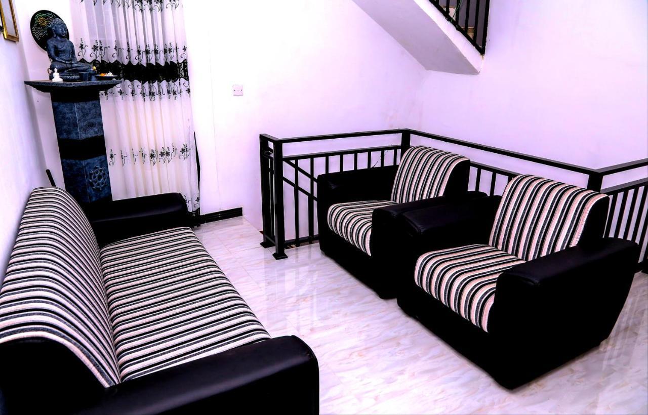 Sura Homestay Канди Экстерьер фото
