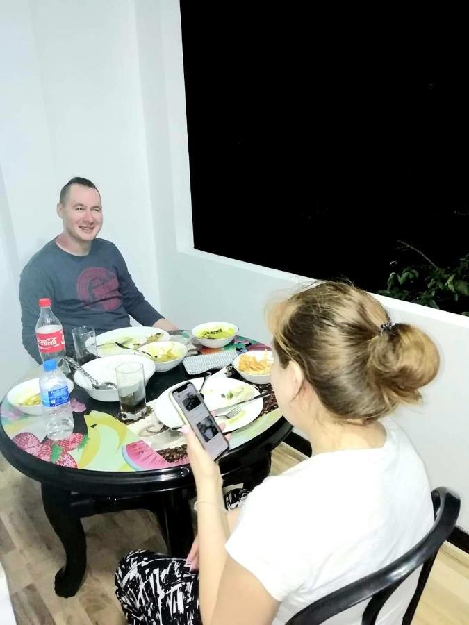 Sura Homestay Канди Экстерьер фото