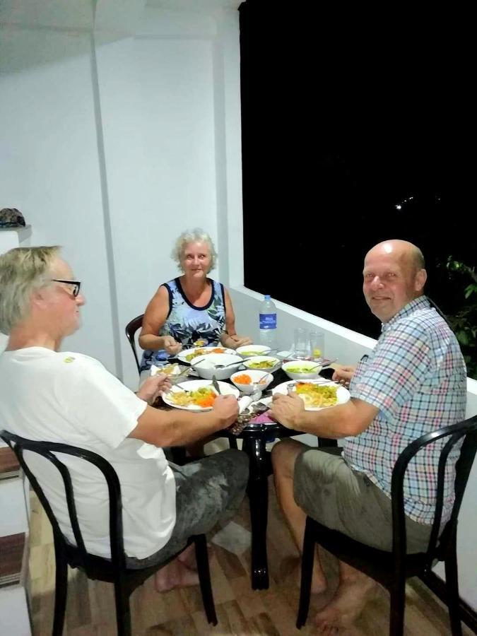 Sura Homestay Канди Экстерьер фото